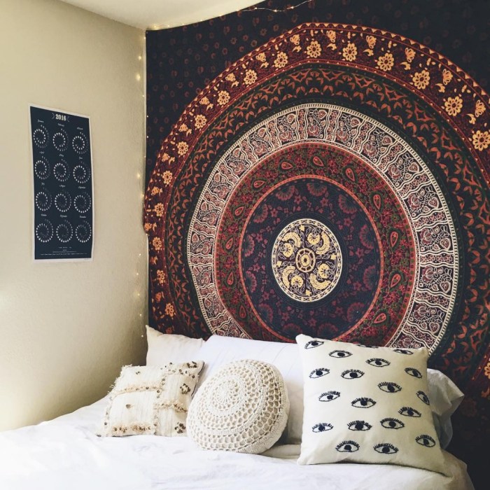 How to decorate your room like a hippie