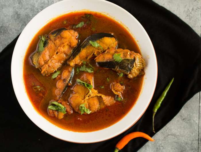 Fish curry bengali food odisha pabda ghanta recipe cuisine macha dishes style bangali foods famous recipes restaurant dish macher guwahati